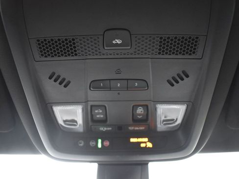 Used 2021 Cadillac XT6 Sport image 25