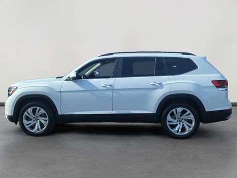 Certified 2023 Volkswagen Atlas SE image 2