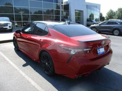 Used 2021 Toyota Camry XSE image 3