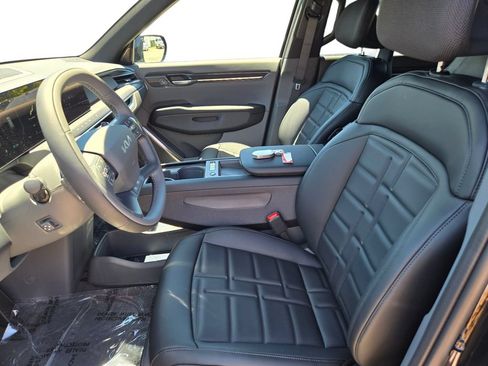 New 2026 Kia EV9 Land w/ Nightfall Edition Package AWD/4WD image 18