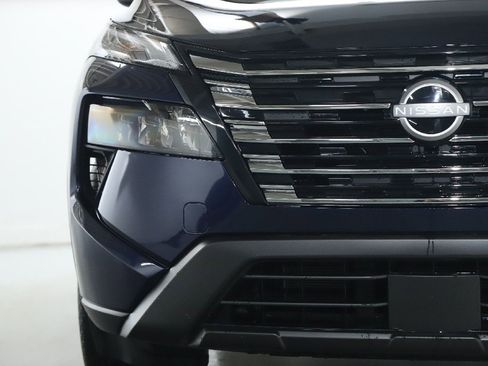 Certified 2026 Nissan Rogue SV image 7