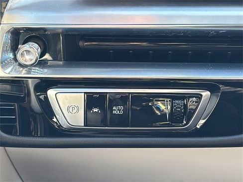 Used 2024 Cadillac Lyriq Sport image 34