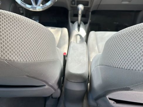 Used 2010 Honda Insight EX image 27
