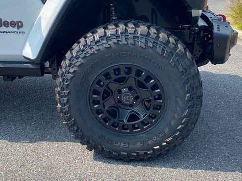 New 2025 Jeep Wrangler Unlimited Rubicon w/ Steel Bumper Group image 11