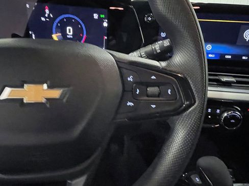 Used 2025 Chevrolet Trax LT image 33