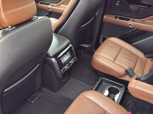 Used 2020 Lincoln Aviator Reserve w/ Equipment Group 201A image 30