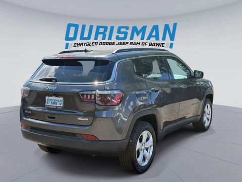 Used 2019 Jeep Compass Latitude AWD/4WD image 2