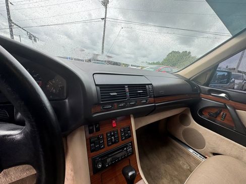 Used 1992 Mercedes-Benz 400 E image 16