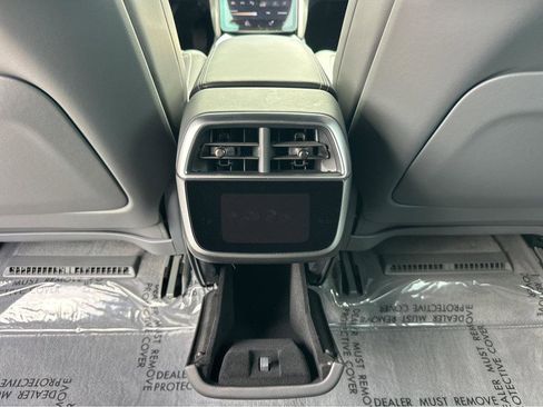 Used 2024 Lucid Air Pure RWD image 17
