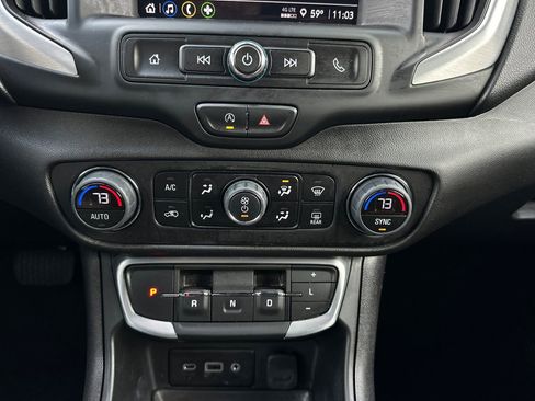 Used 2024 GMC Terrain SLE w/ Driver Convenience Package image 27