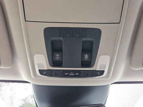 Used 2025 Honda Pilot Touring image 22