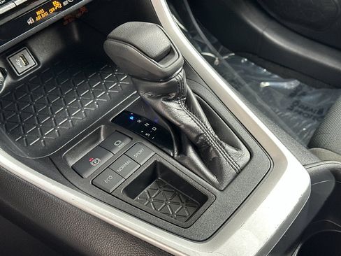 Used 2024 Toyota RAV4 XLE FWD image 19