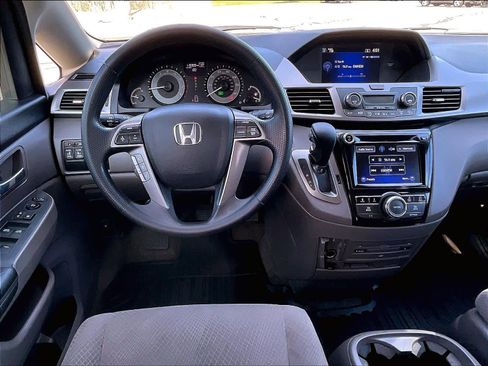 Used 2016 Honda Odyssey SE image 53