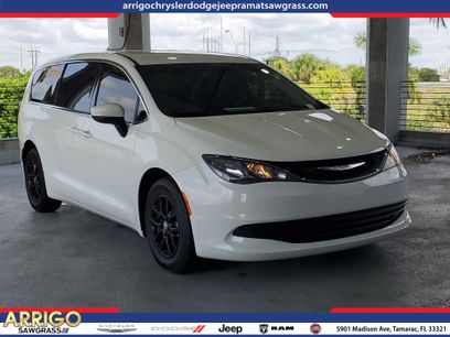 Used 2017 Chrysler Pacifica LX