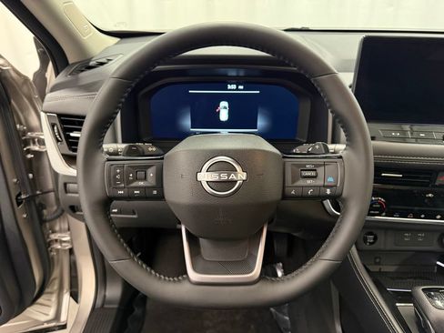 Used 2026 Nissan Rogue Platinum w/ Platinum Premium Package AWD/4WD image 12