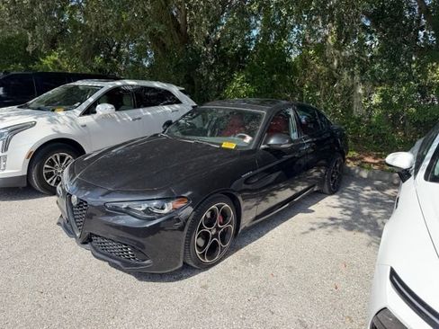 Used 2024 Alfa Romeo Giulia Veloce RWD image 6
