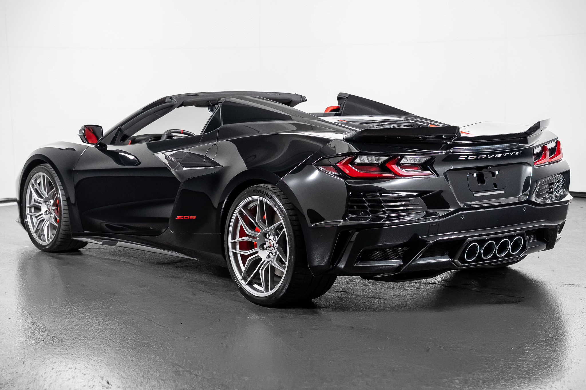 Used 2025 Chevrolet Corvette Z06 RWD image 23