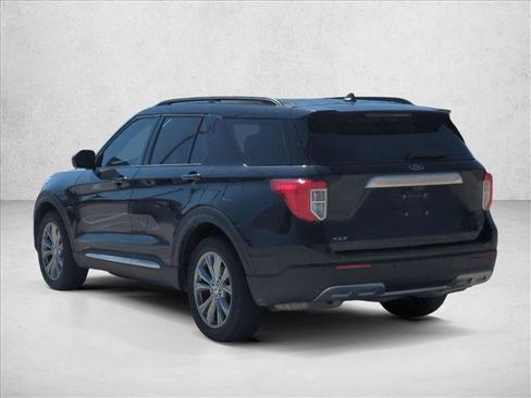 Used 2023 Ford Explorer XLT w/ Equipment Group 202A image 8