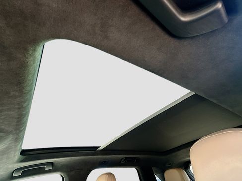 Used 2019 Porsche Cayenne Turbo image 20