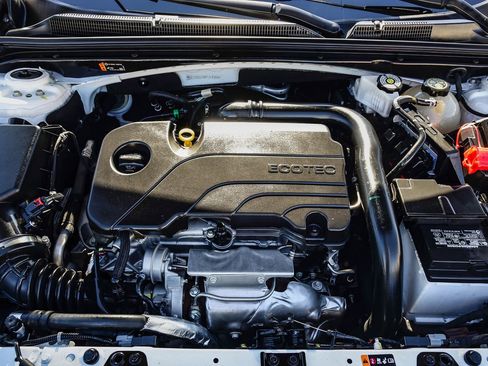 Used 2023 Chevrolet Malibu RS image 27