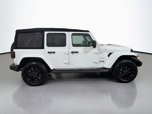 Used 2024 Jeep Wrangler Unlimited Sahara w/ Technology Group AWD/4WD image 10