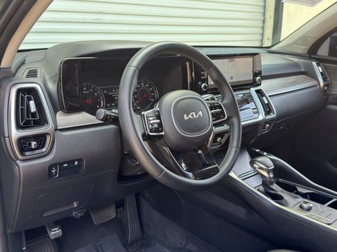 Used 2022 Kia Sorento S AWD/4WD image 12