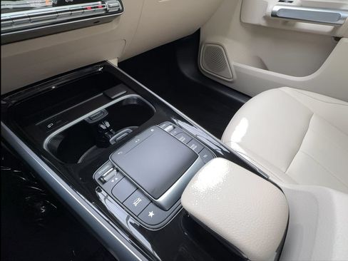 Used 2022 Mercedes-Benz GLB 250 4MATIC w/ Premium Package Lite image 43