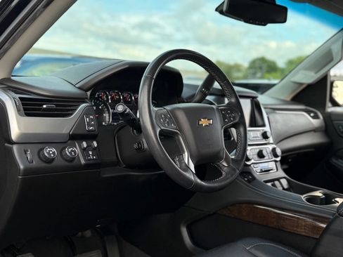 Used 2019 Chevrolet Tahoe LT w/ Luxury Package AWD/4WD image 11
