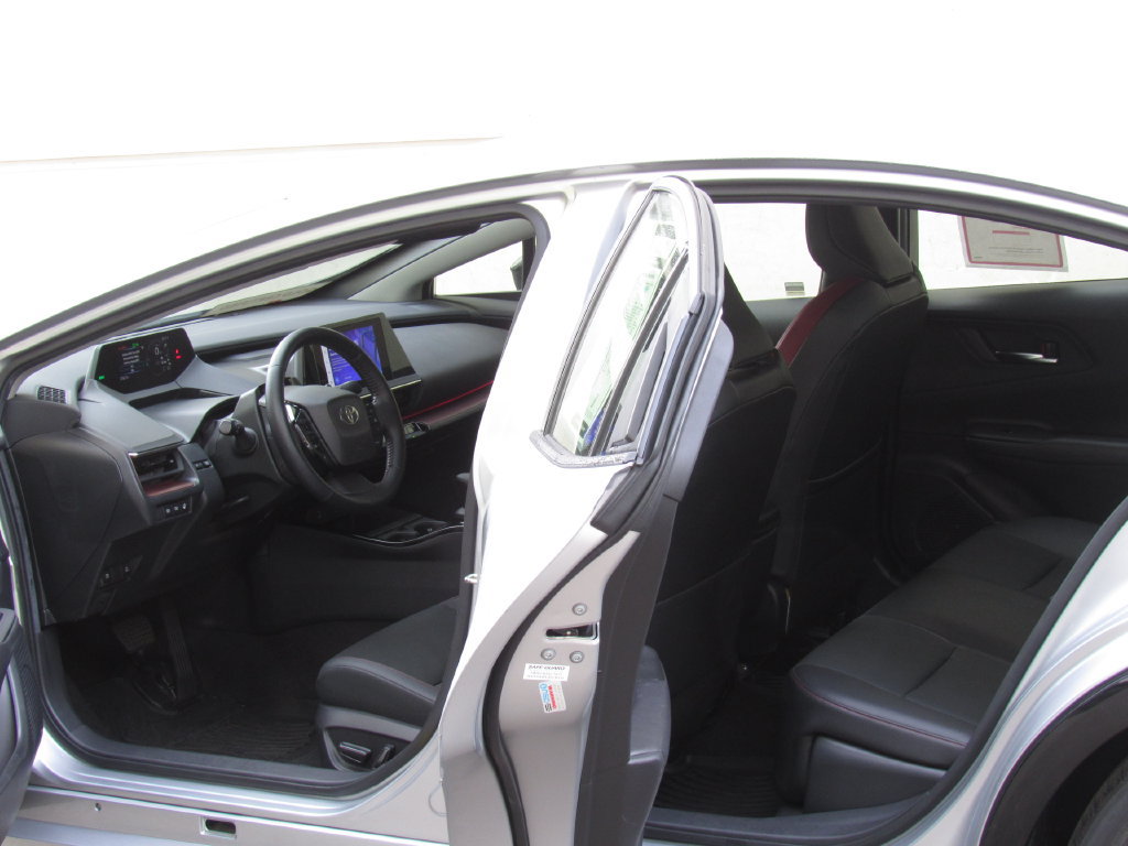 Certified 2024 Toyota Prius Prime FWD image 15