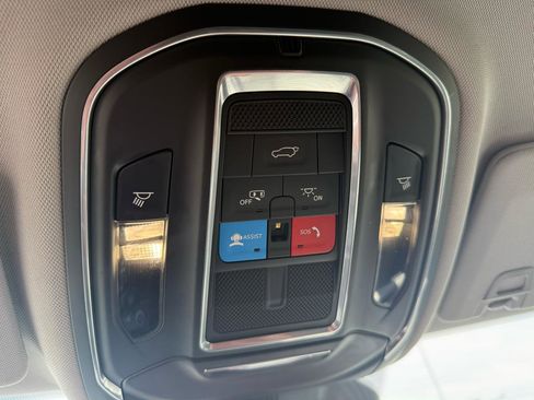 Used 2022 Jeep Grand Cherokee L Limited AWD/4WD image 20