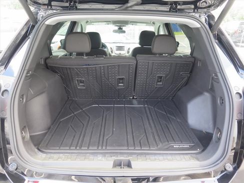 Used 2024 Chevrolet Equinox LT w/ LPO, Floor Liner Package FWD image 17