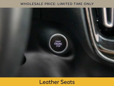 Used 2025 Volvo XC40 B5 Plus image 20