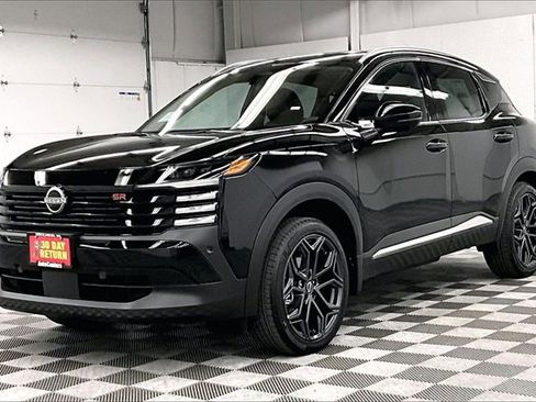 New 2026 Nissan Kicks SR image 2