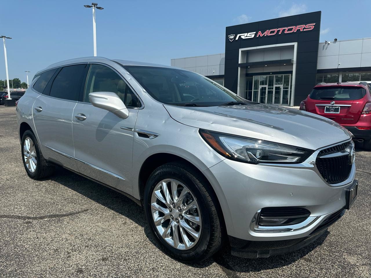 Used 2021 Buick Enclave Premium w/ Sun and Sites Package FWD image 2