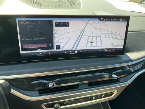 Used 2025 BMW X5 xDrive40i w/ Executive Package image 12