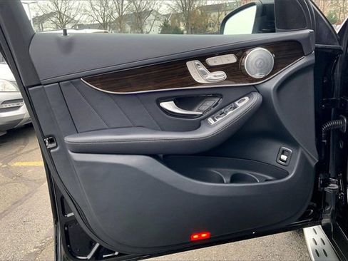 Used 2020 Mercedes-Benz GLC 300 4MATIC image 17