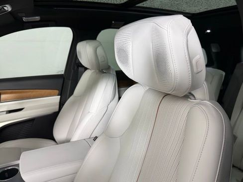 New 2026 Cadillac Vistiq Sport AWD/4WD image 6
