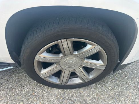 Used 2019 Cadillac Escalade ESV Luxury image 23