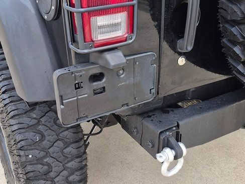 Used 2009 Jeep Wrangler Unlimited Rubicon w/ Trailer Tow Group AWD/4WD image 16