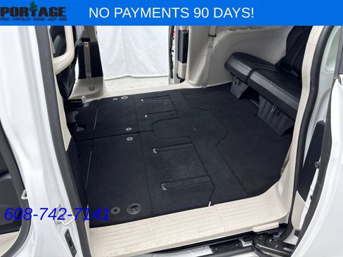 Used 2023 Chrysler Pacifica Touring-L FWD image 40