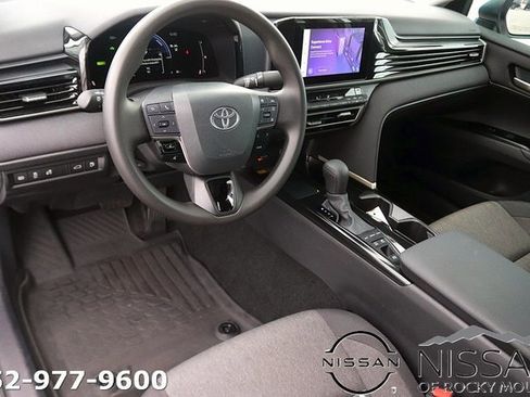 Used 2025 Toyota Camry LE image 11