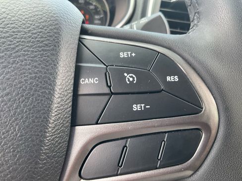 Used 2022 Jeep Cherokee Latitude Lux AWD/4WD image 16
