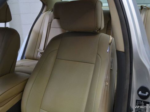 Used 2010 Hyundai Genesis 4.6 RWD image 13