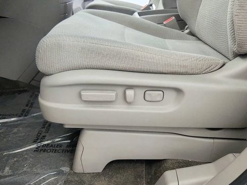 Used 2012 Honda Odyssey EX image 19