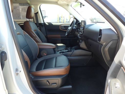 Used 2023 Ford Bronco Sport Outer Banks w/ Tech Package AWD/4WD image 14