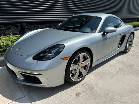 Certified 2022 Porsche 718 Cayman S RWD image 7