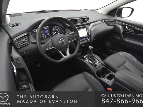 Used 2017 Nissan Rogue Sport SL w/ SL Premium Package image 29