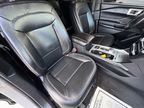 Used 2020 Ford Explorer XLT w/ Equipment Group 202A image 22