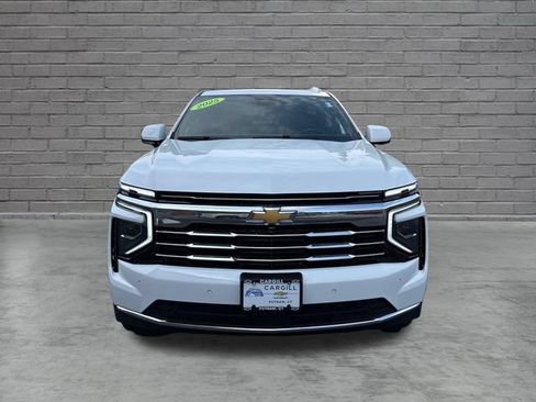 Used 2025 Chevrolet Suburban LT AWD/4WD image 2