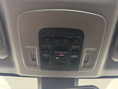 Used 2024 Toyota Camry SE image 13